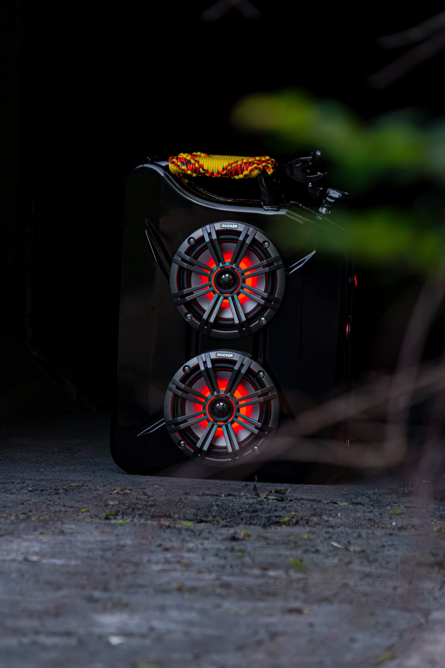 BLACK JERRY CAN RADIO (LEDS NOT INCLUDED)