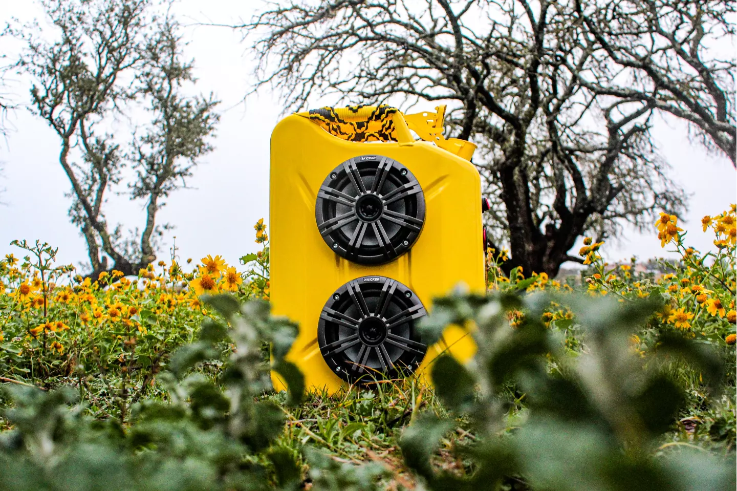 YELLOW JERRY CAN RADIO